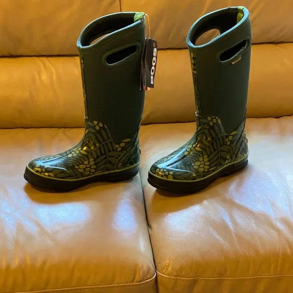 Brand New BOGS! - Picture 6 of 8